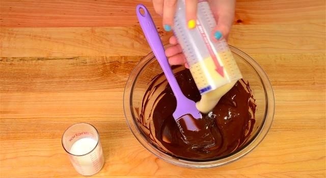 How to Make Homemade Nutella (That's Better Than the Real Stuff)
