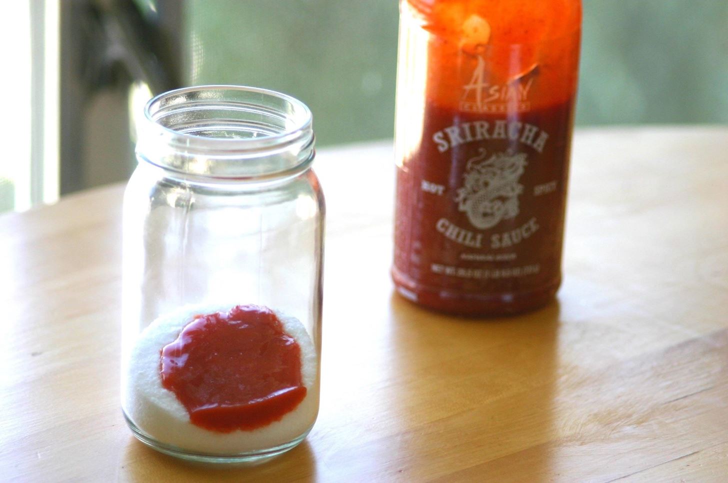 Make Sriracha Even Better with These DIY Salt, Powder, & Mayo Versions