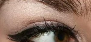 Do Rihanna & Angelina Jolie cat eyeliner eye makeup