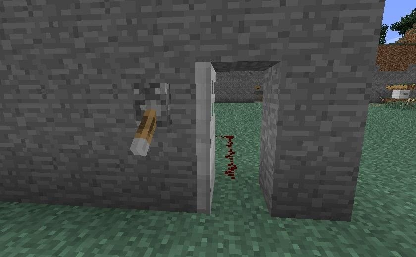 "Breaking" News: How to Crack Simple Combination Locks in Minecraft