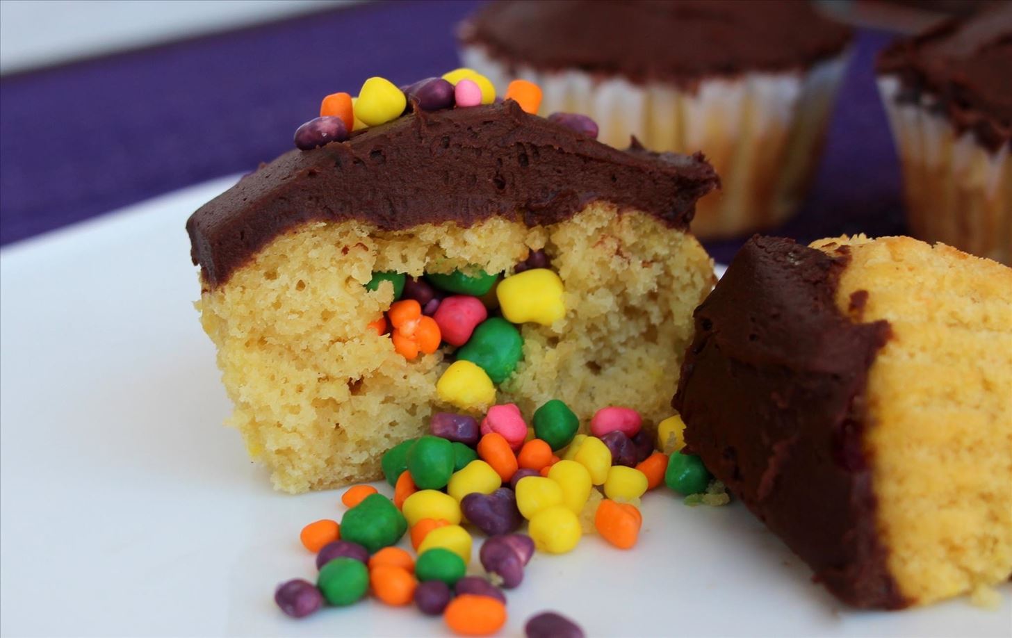 Surprise! These Clever Piñata Cupcakes Will Delight Your Friends