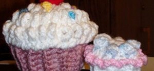 Crochet a cupcake with cherry & sprinkles