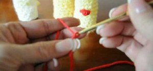 Crochet a rooster finger puppet