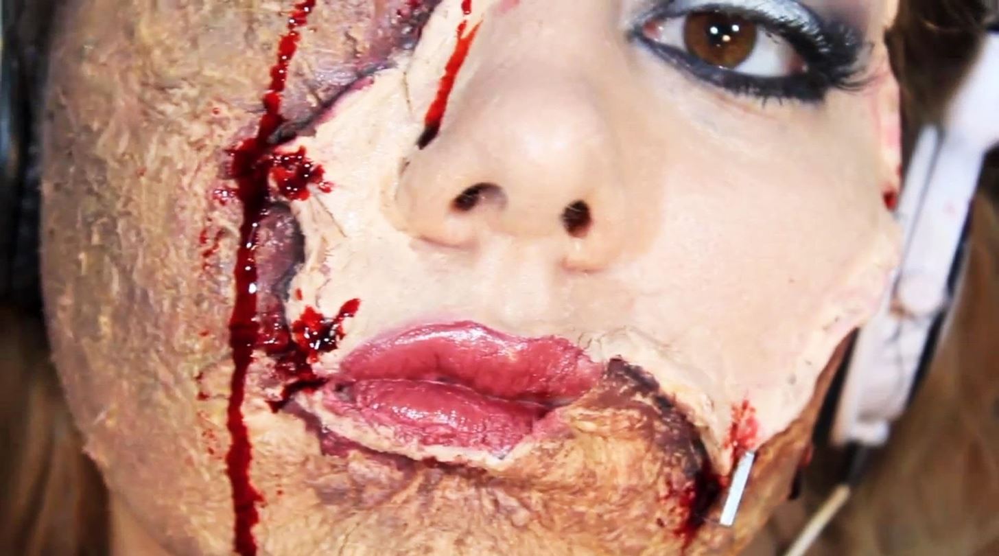 Horrifying Halloween Makeup: DIY Scarred Face with Flayed Human Skin Mask
