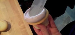 Frost a cupcake with a spatula for beginners
