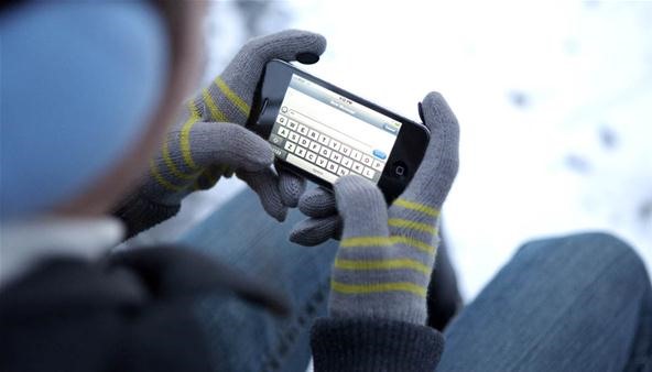 SUBMIT: Your Best Cell Phone Filter Photo by November 14th. WIN: Touchscreen-Friendly Digits for Winter Gloves [Closed]