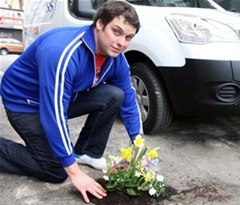 Beautifying London One Pothole at a Time
