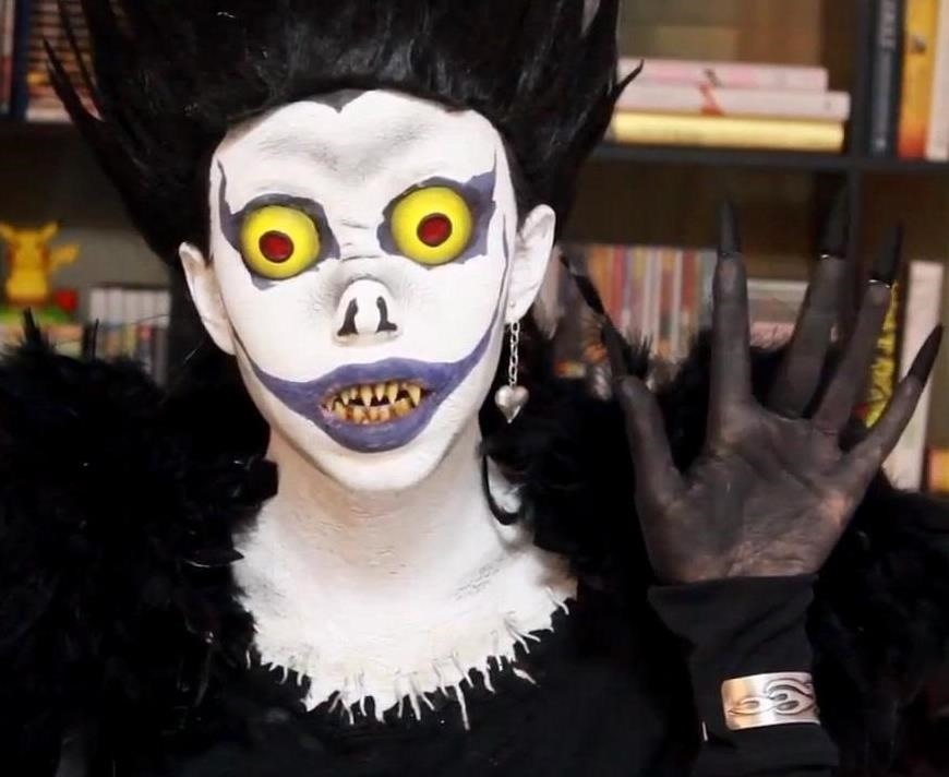 How to Become Ryuk from Death Note for Halloween