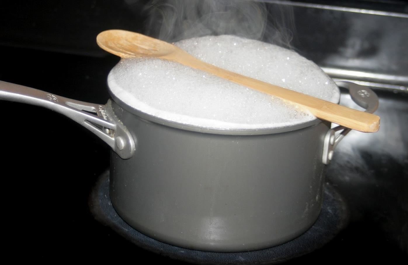 Why use a wooden spoon instead of a metal spoon Why Does A Wooden Spoon Stop Pasta From Boiling Over Food Hacks Wonderhowto