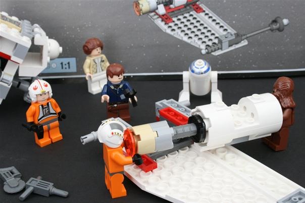 LEGO 6212 X-Wing Construction